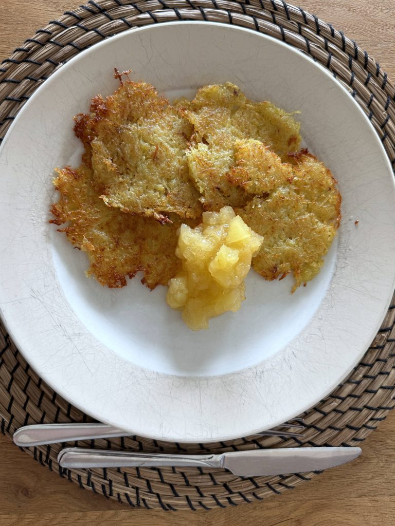 Kartoffelpuffer mit Apfelkompott